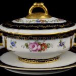 Лот №91. Тюрина в стиле Sevres