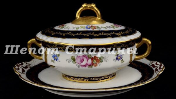 Лот №91. Тюрина в стиле Sevres