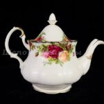 Лот №114. Чайник Royal Albert — Old Country Roses
