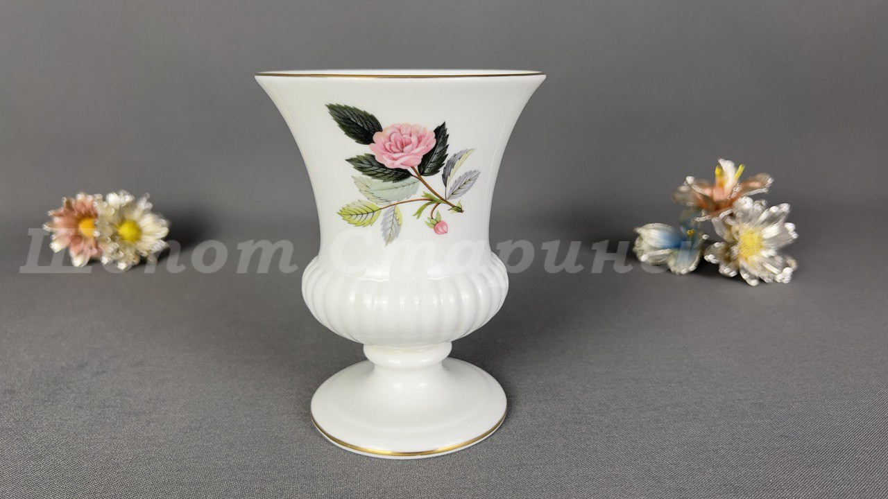 Лот. № 652 Винтажная ваза для цветов Wedgwood England
