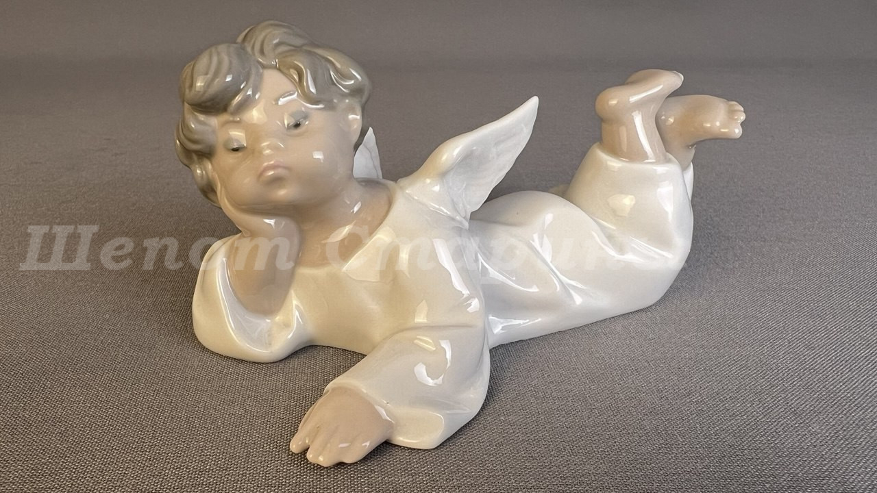 Лот. № 837 Лежащий Ангел LLADRO Spáin