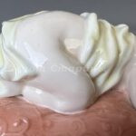 Лот. № 847 Фарфоровая статуэтка ‘’Спящий младенец на подушке’’ Unicorn Studio Fine Porcelain per Palais Royal