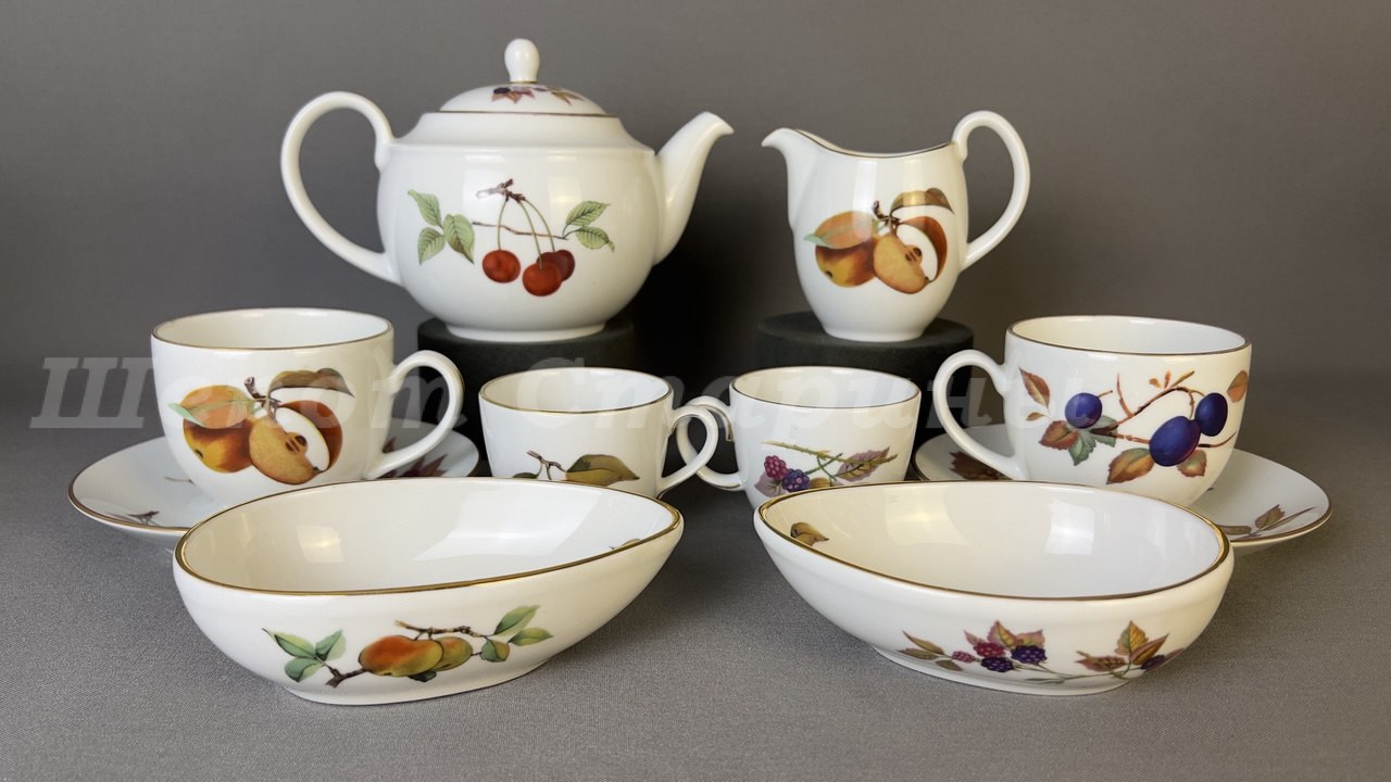 Лот. № 862 Винтажный чайно-кофейный Тет-а-Тет Royal Worcester “Evesham Gold”, Англия