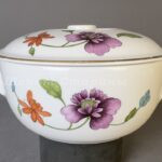 Лот. № 864 Круглая Тюрина с крышкой Royal Worcester “Evesham”, Англия
