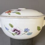 Лот. № 864 Круглая Тюрина с крышкой Royal Worcester “Evesham”, Англия