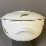 Лот. № 864 Круглая Тюрина с крышкой Royal Worcester “Evesham”, Англия